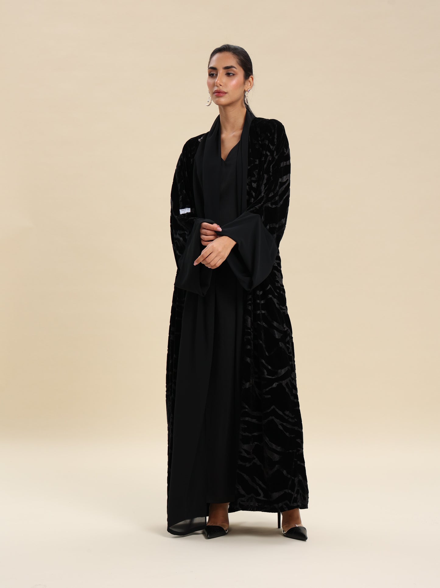 VELVET SILK JAQUARD ABAYA