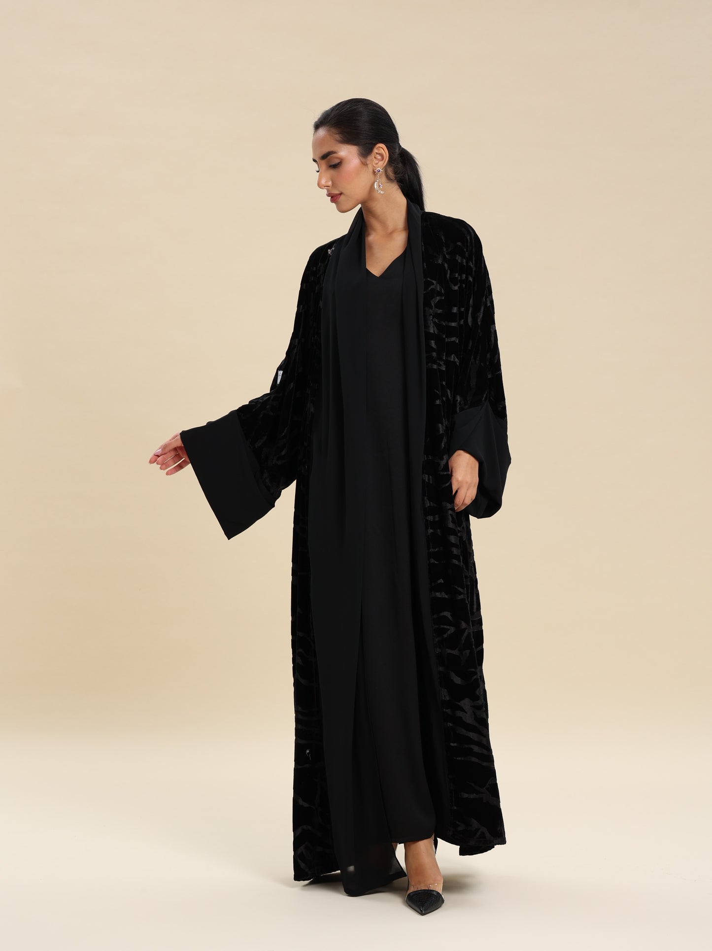 VELVET SILK JAQUARD ABAYA