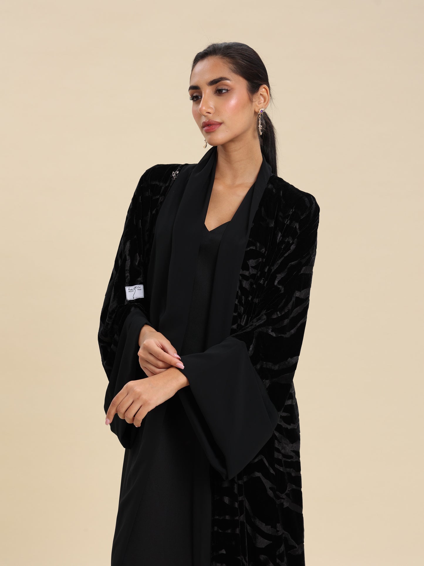 VELVET SILK JAQUARD ABAYA