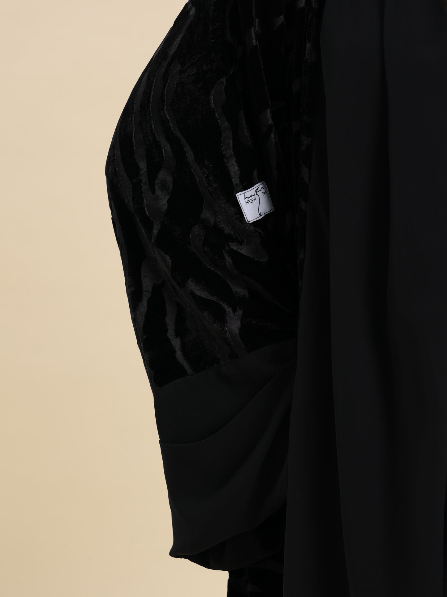 VELVET SILK JAQUARD ABAYA