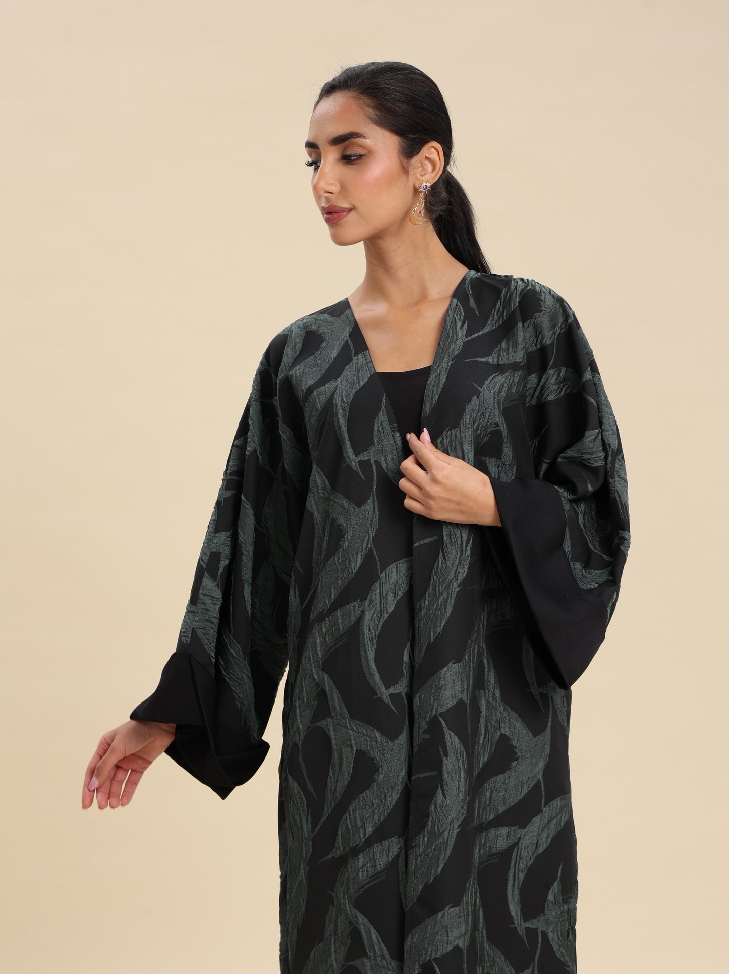 BROCKET BALCK GREEN ABAYA