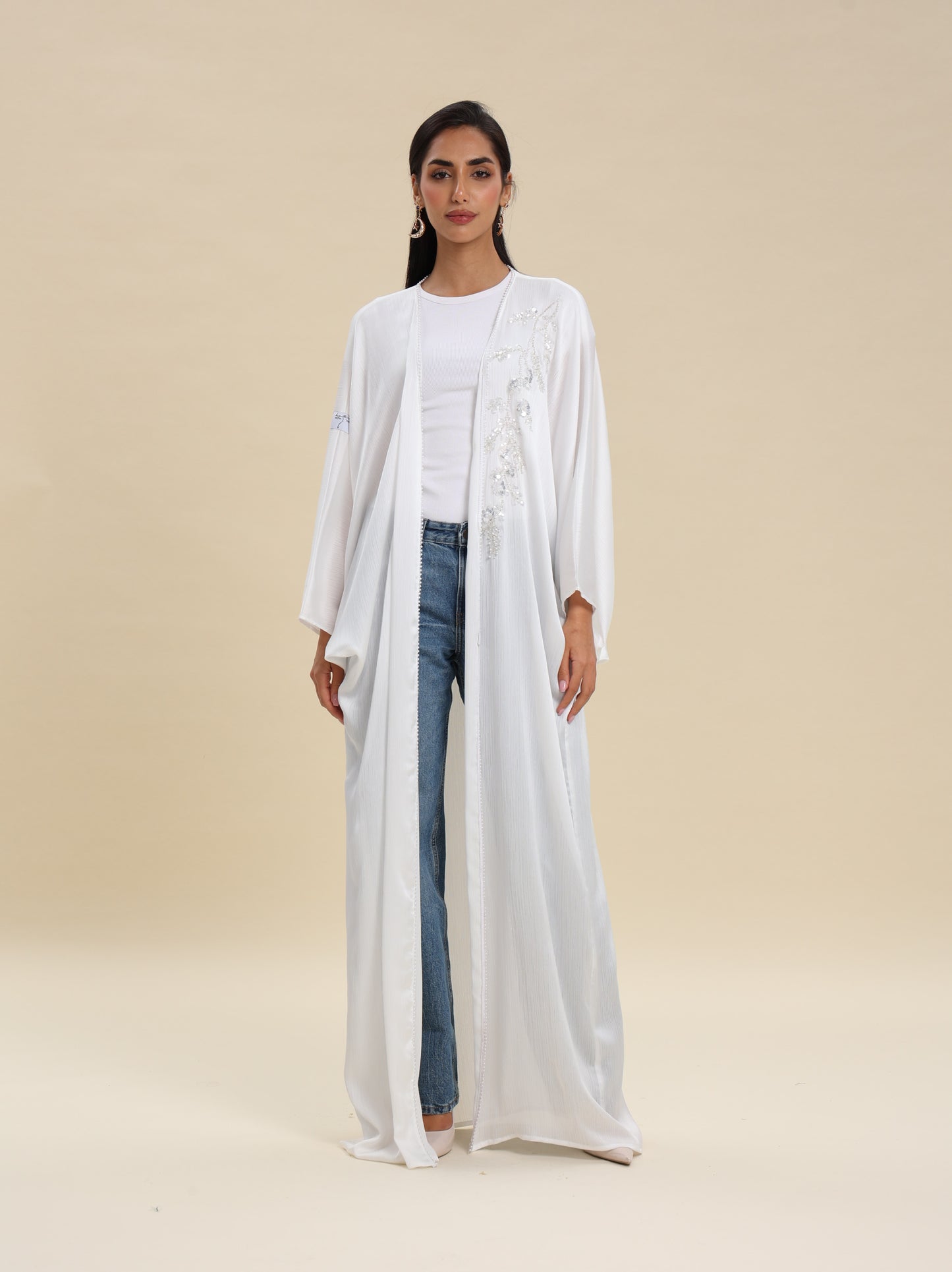 LILLY PETAL SATIN WHITE BISHT