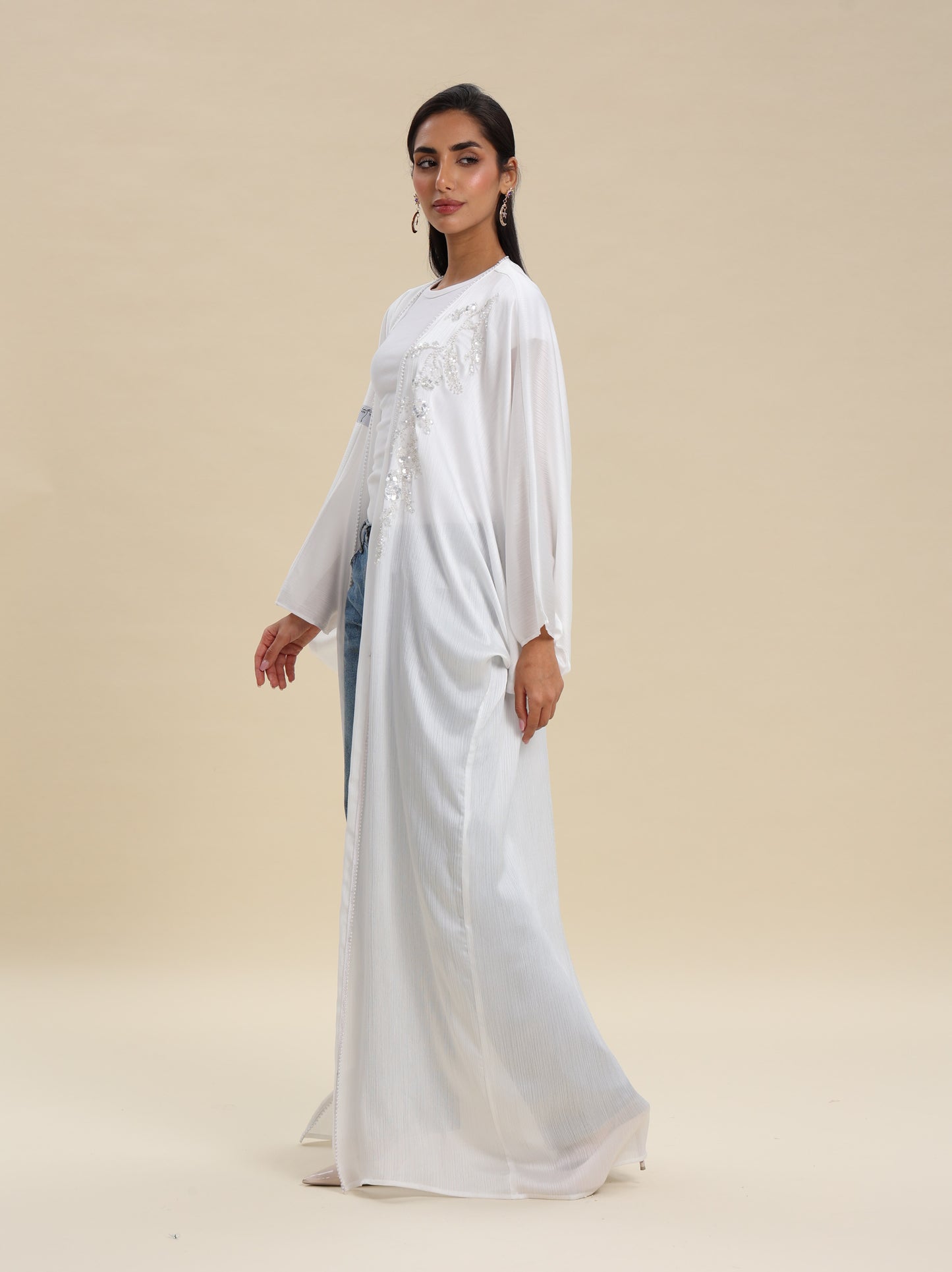 LILLY PETAL SATIN WHITE BISHT