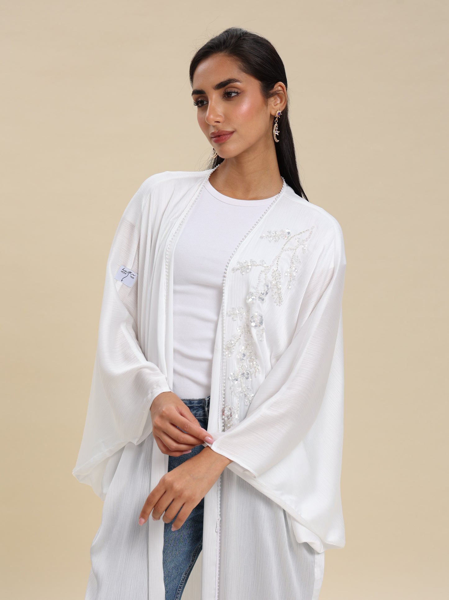 LILLY PETAL SATIN WHITE BISHT