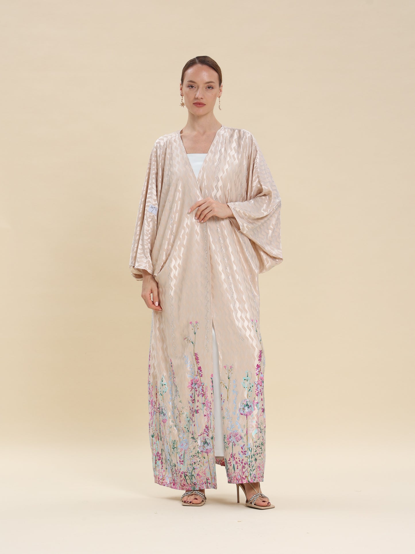 SILKY BIEGE BISHT