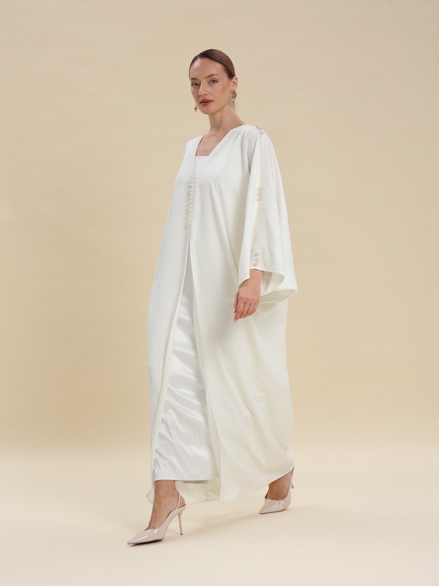WHITE JAQAURD ABAYA