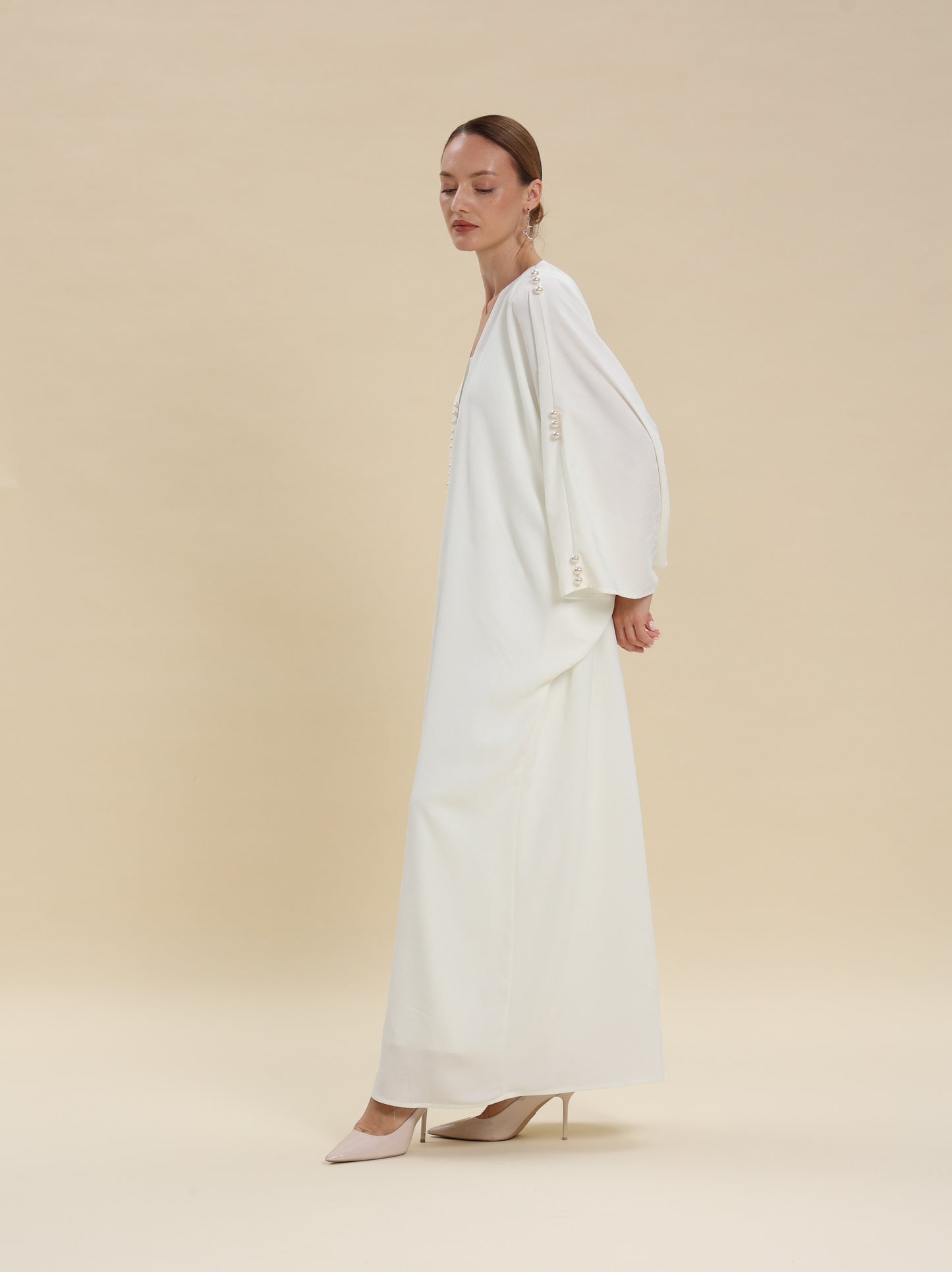 WHITE JAQAURD ABAYA