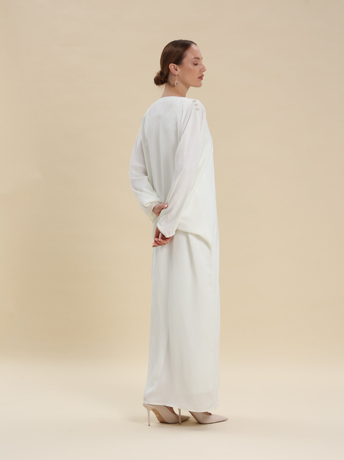 WHITE JAQAURD ABAYA