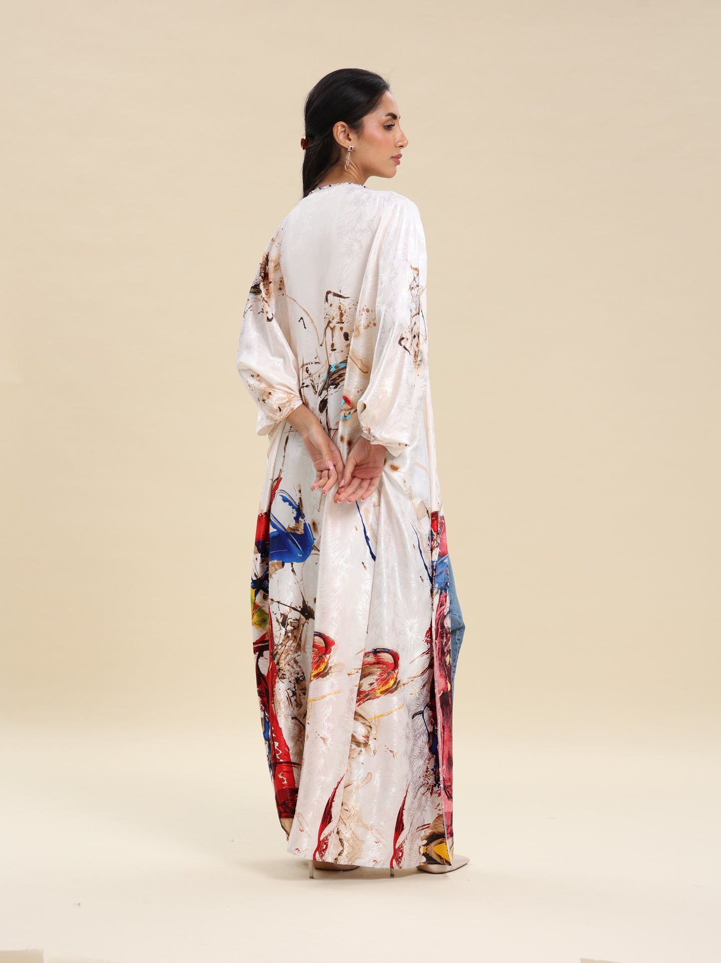 WHITE BISHT PRINTED SILKY