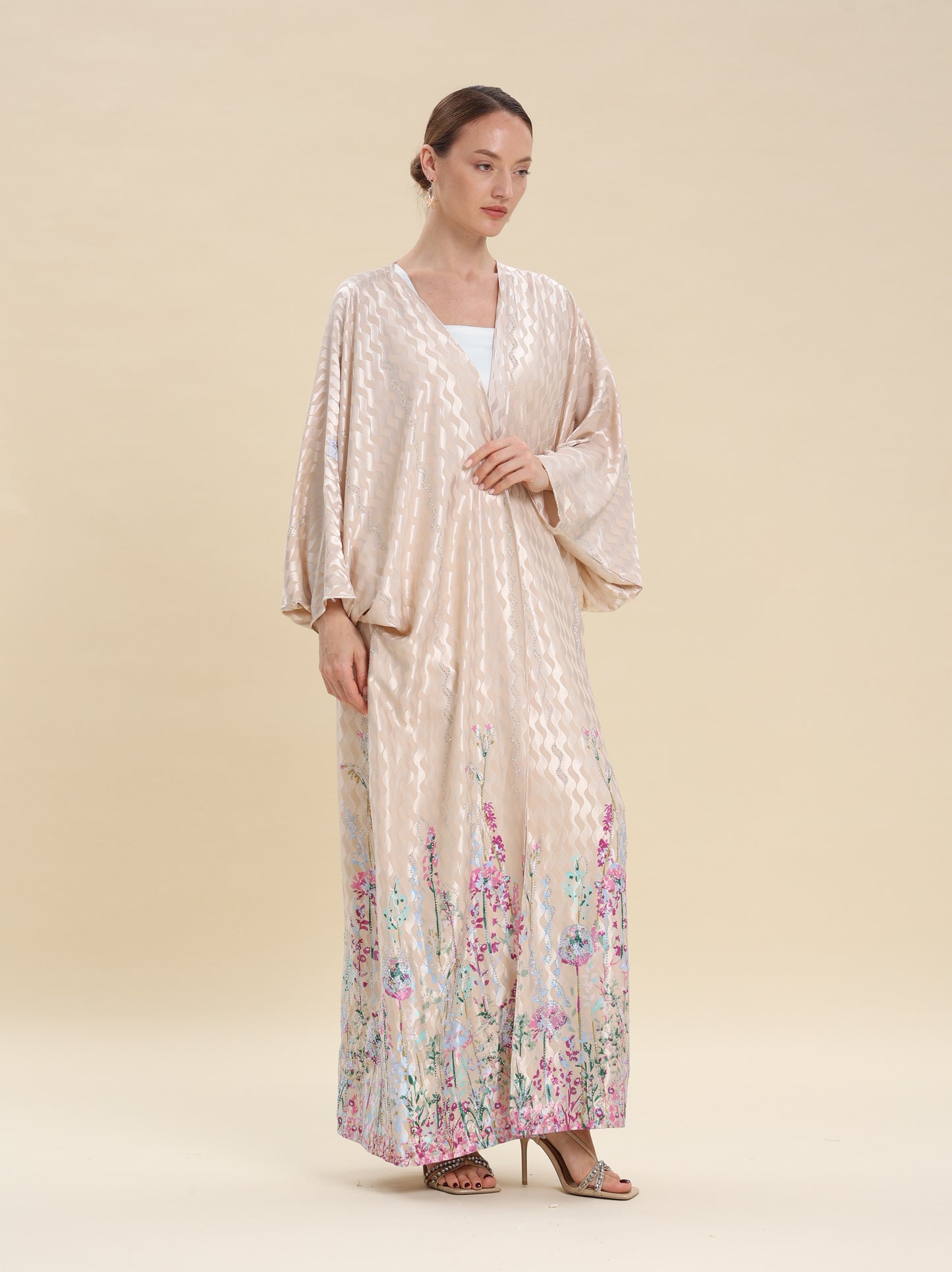 SILKY BIEGE BISHT