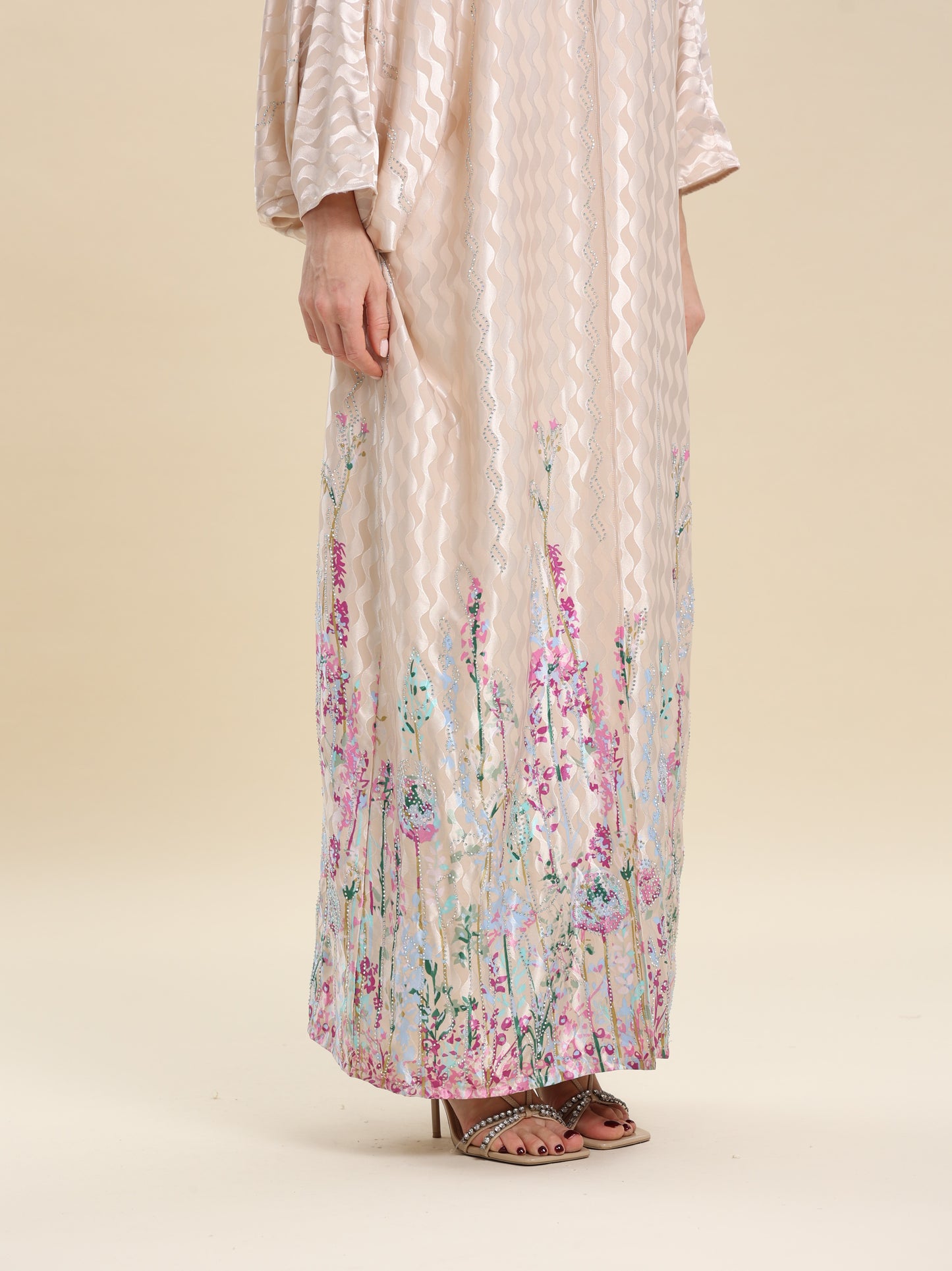 SILKY BIEGE BISHT